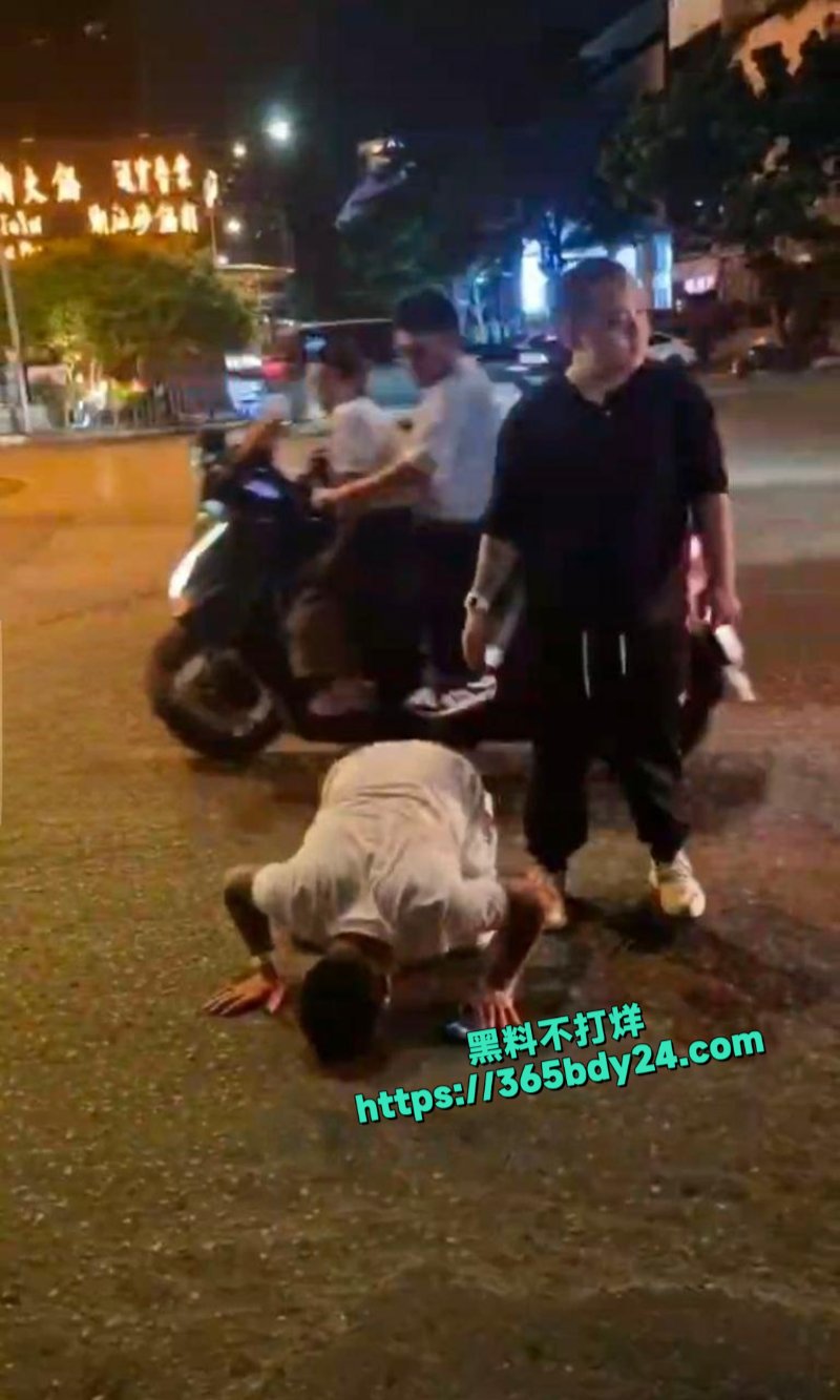 中国男子喝醉酒给泰国人下跪7