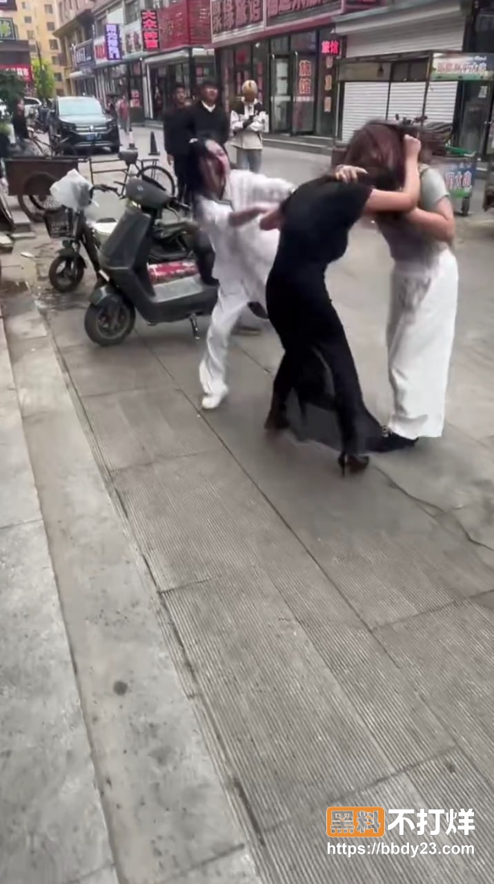 熊岳火车站打小三事件2