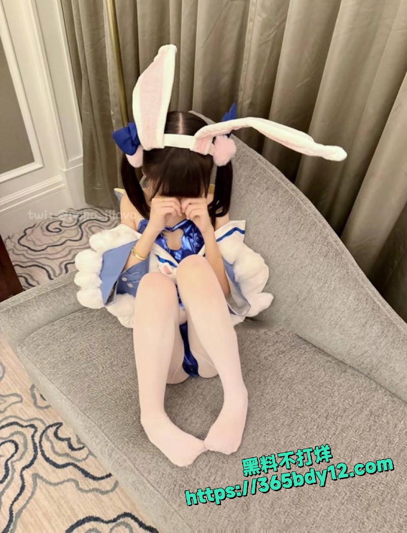 推特白虎小萝莉奶呼呼 4