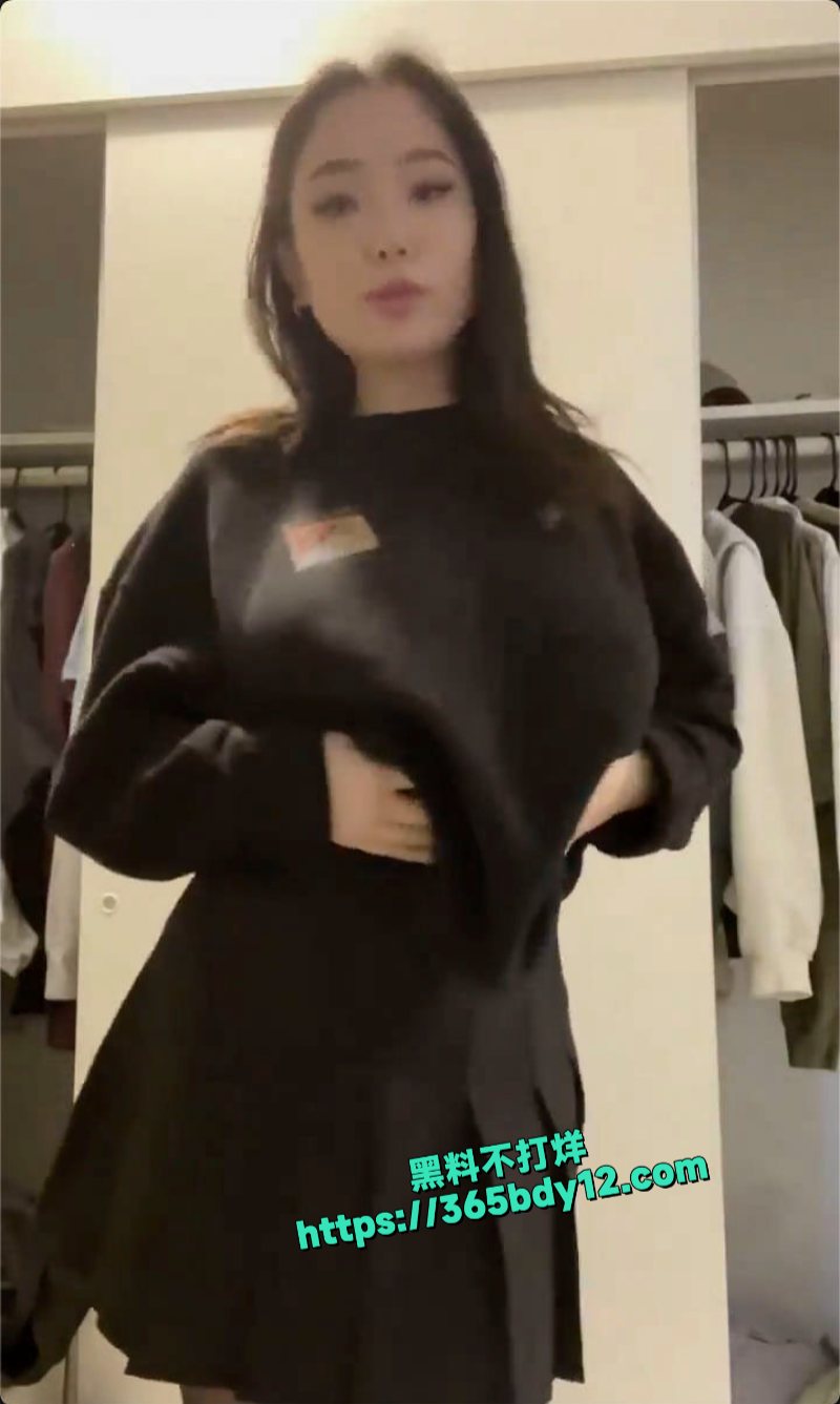 极品蜜桃臀身材精盆反差婊口暴吃鸡被金主调教爆操视频曝光4