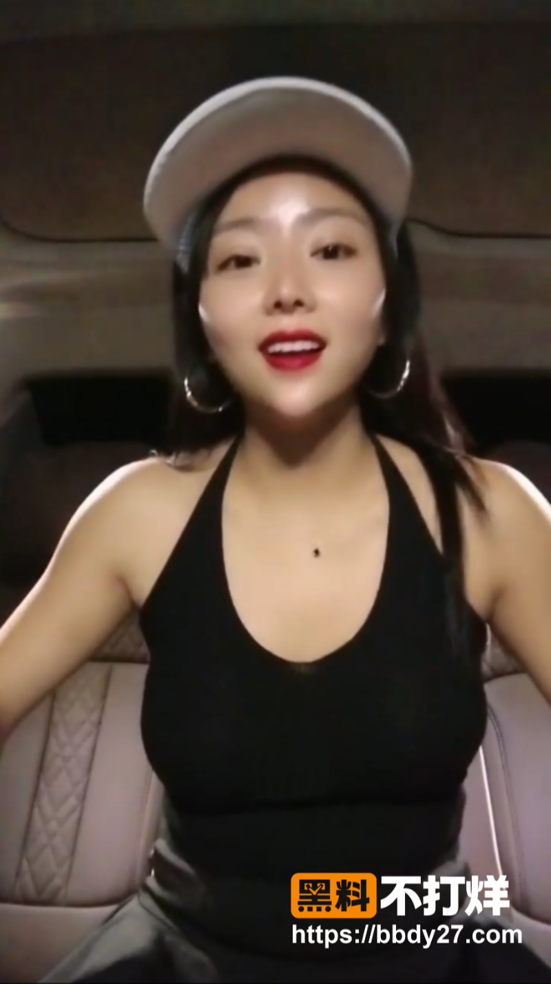 美娇娘在车里主动勾搭小哥5