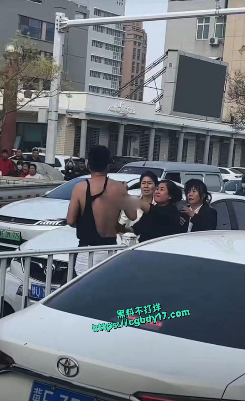 邢台市原配抓小三现场6