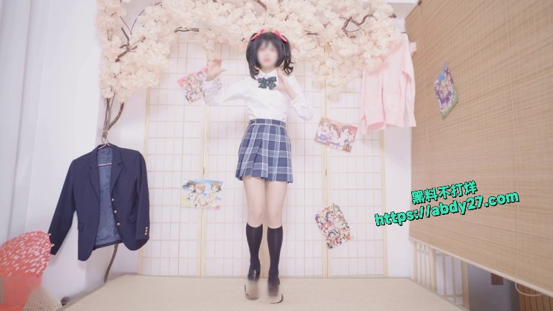 JK制服埋导演裸舞3