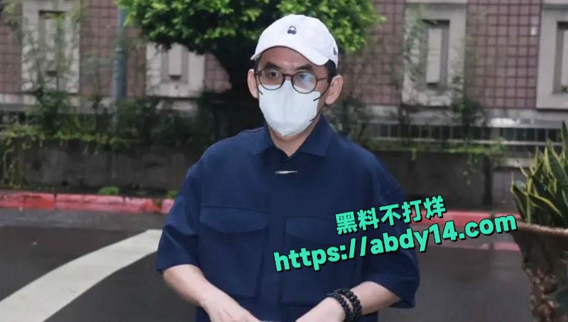 黄子佼偷拍2845部性爱视频 6