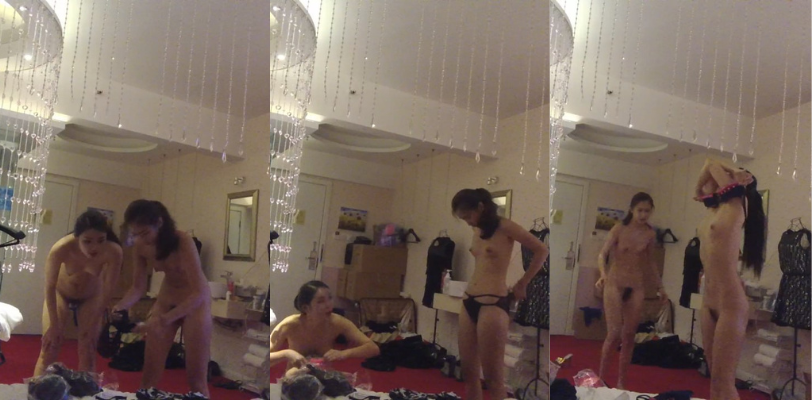 无良摄影师约两名模特拍写真 摄像头偷拍美女换衣过程 模特的身材都是炮架子