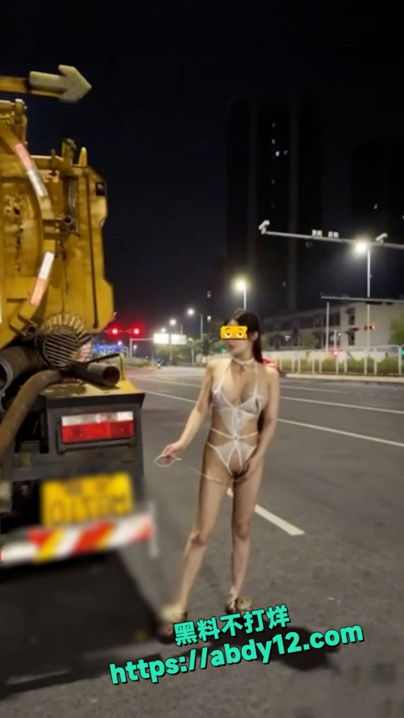 超爱露出的巨乳极品 3