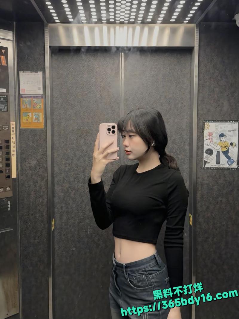 台湾小妹嗲声私拍流出 9.