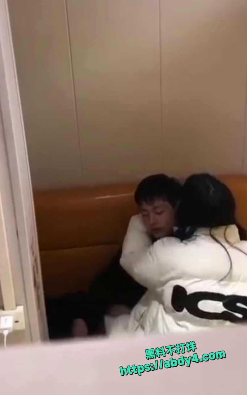 小情侣餐厅包间5