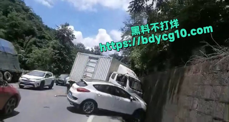 云南临沧云县羊头岩祥临公路车祸2