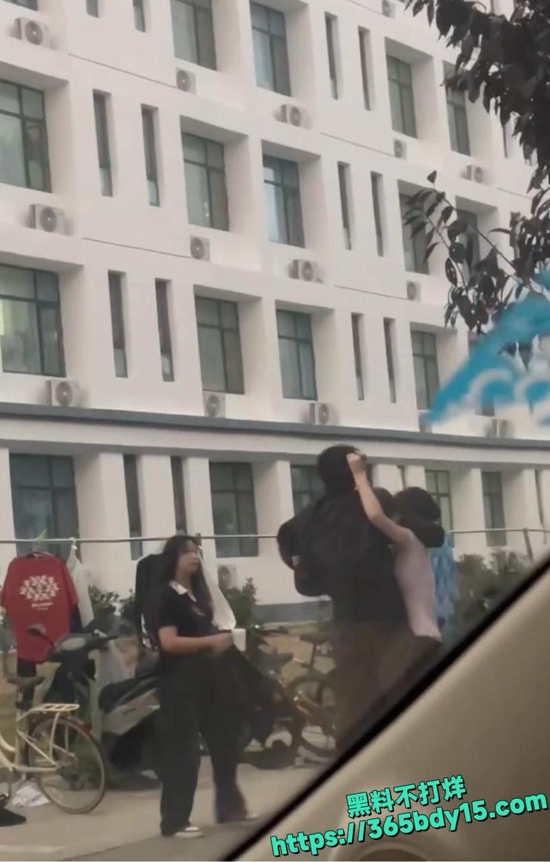 张宇泽脚踏两只船丑闻曝光4.