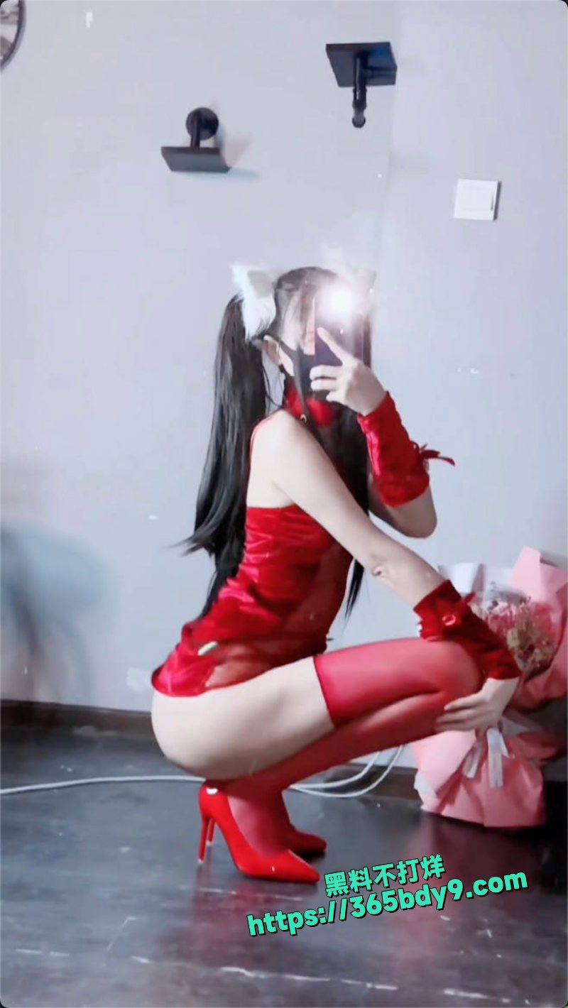 微密圈小艾根本吃不饱圣诞红丝6