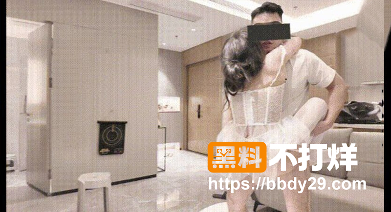 海角实录极品淫妻兔兔 被两个水友双飞狂操 内射日记全程高能4