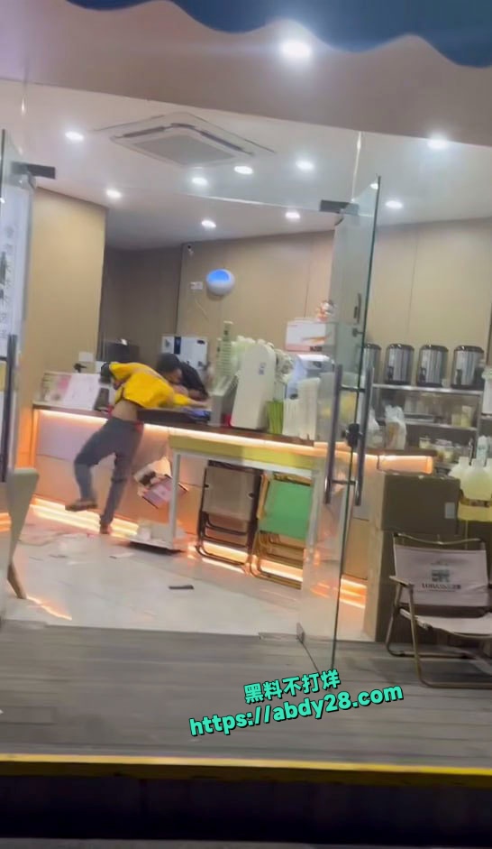 外卖小哥打架视频流出 4