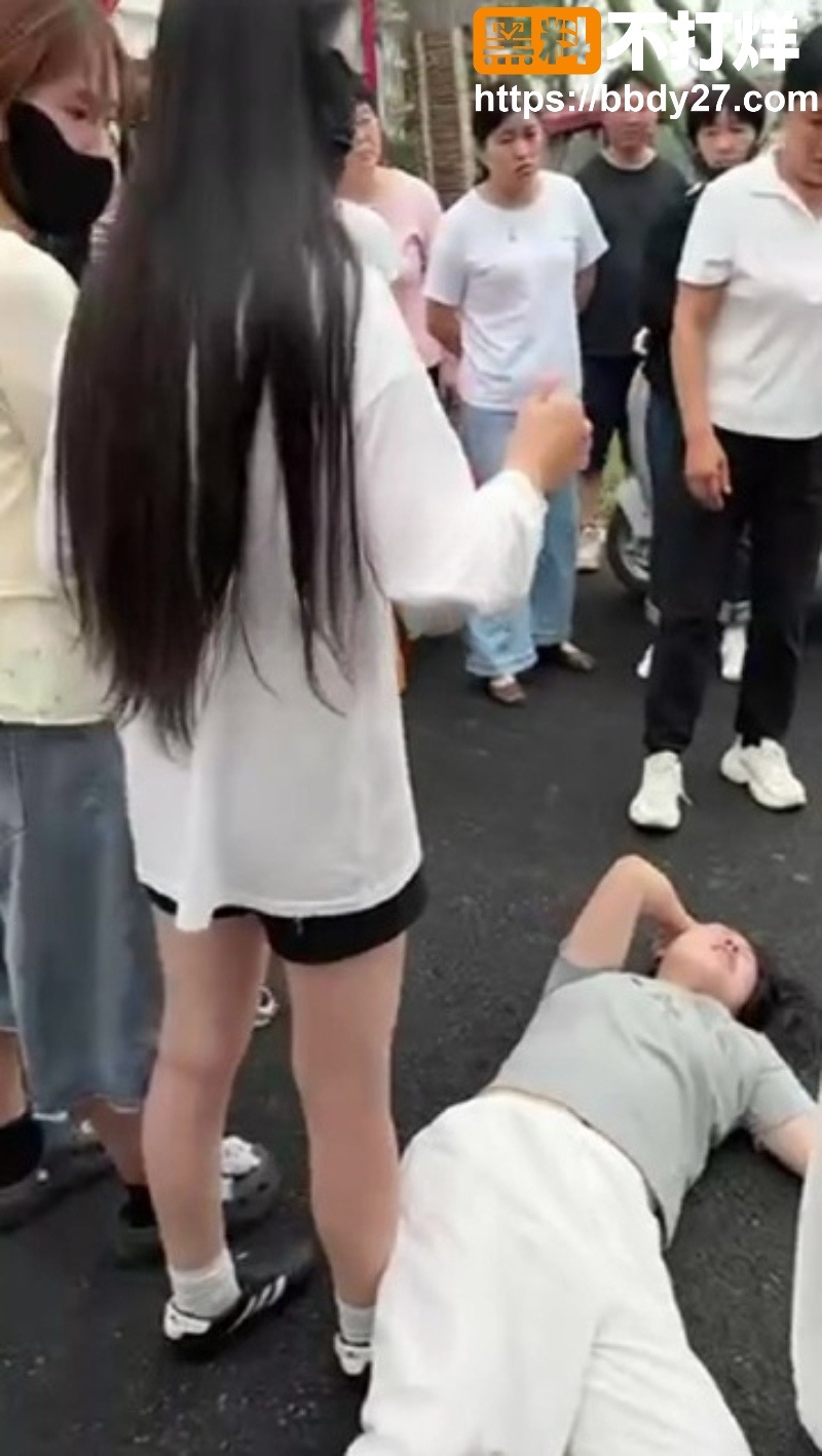 平乡金天凤凰城保安打业主4