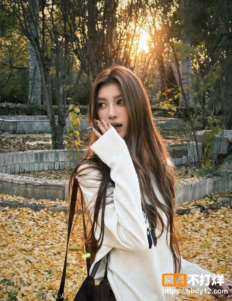 女网红小谭同学约陪大哥21