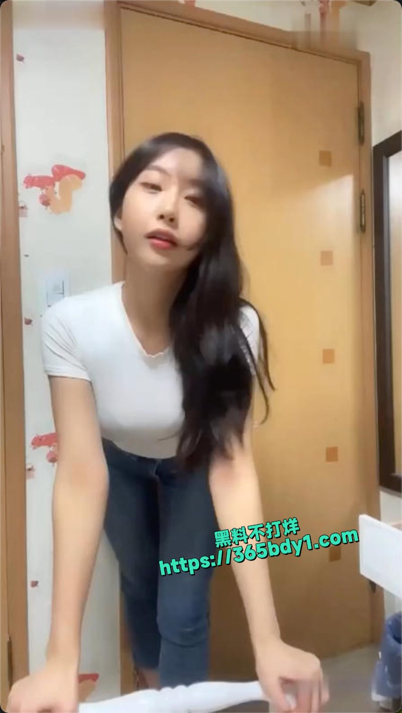 首尔健身女教练一边玩游戏一边被学员玩穴后入2