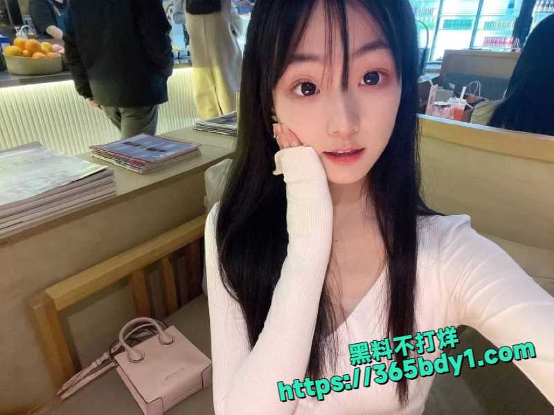 齐鲁医药张佳薇清纯00后反差婊1