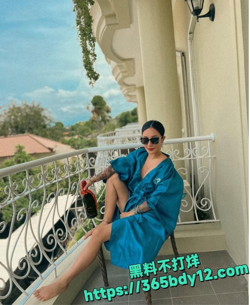 梁云菲约炮视频高价流出1.
