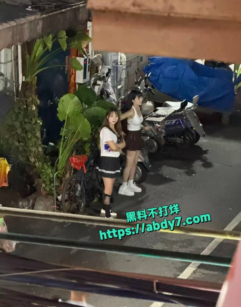 广西南宁惊现最美站街女 11