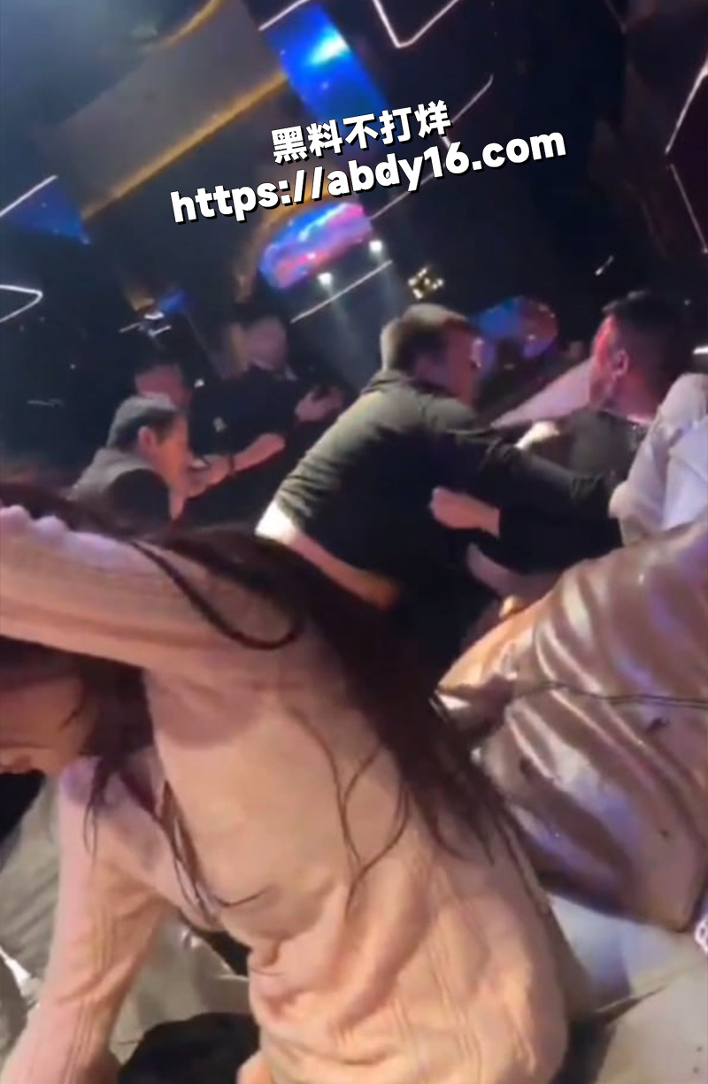 陪酒妹妹 酒瓶爆头