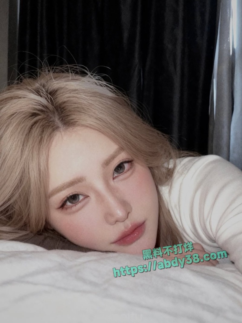极品高颜值美肤小网美博主唐恩2