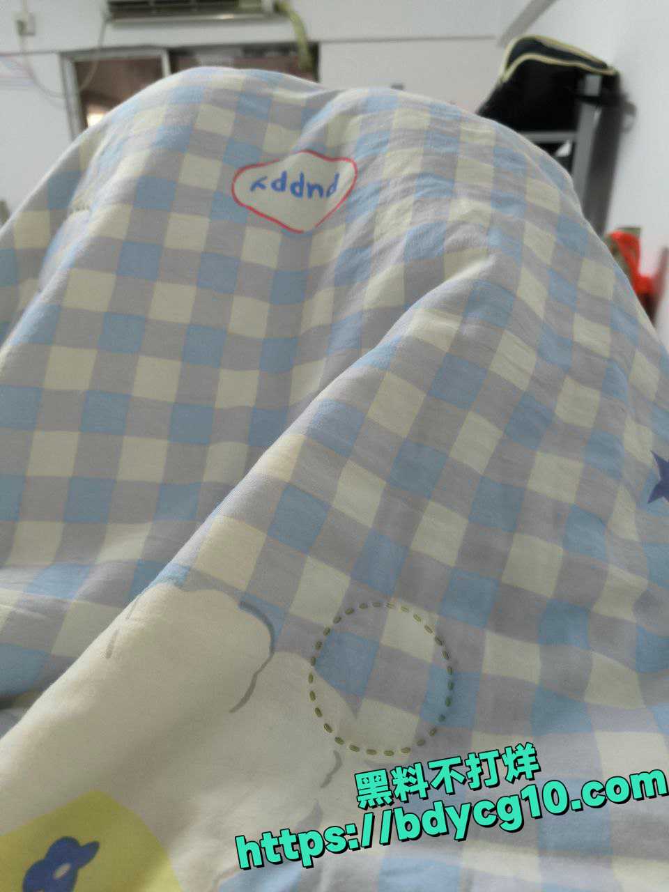 微胖少女乳头内陷宿舍自拍1