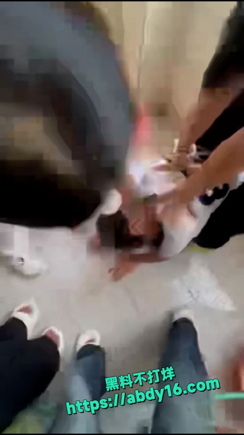广西小表妹打架霸凌视频 1