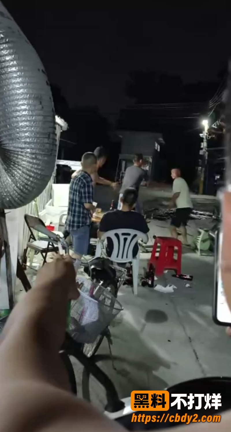 半夜烧烤摊前 5