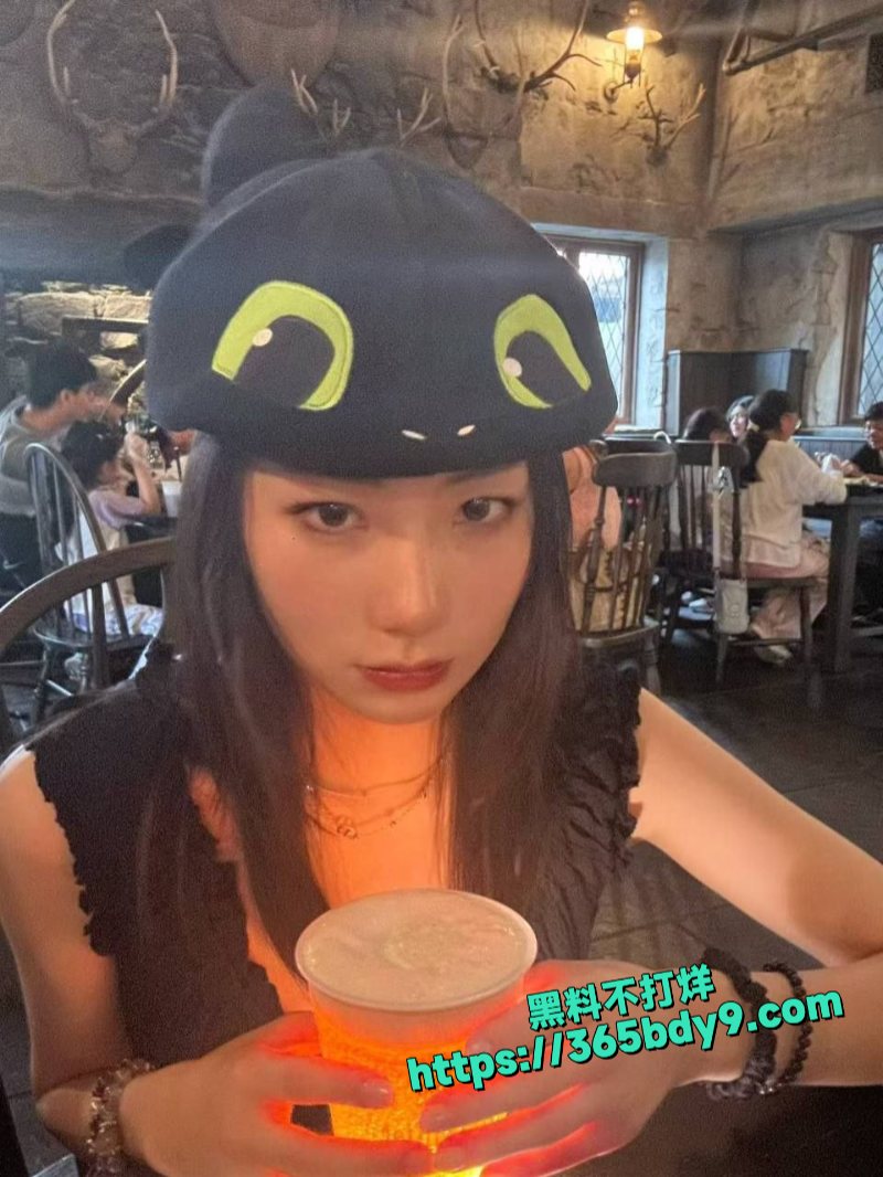 河南洛阳高颜值00后美女和男友做爱视频遭流出9