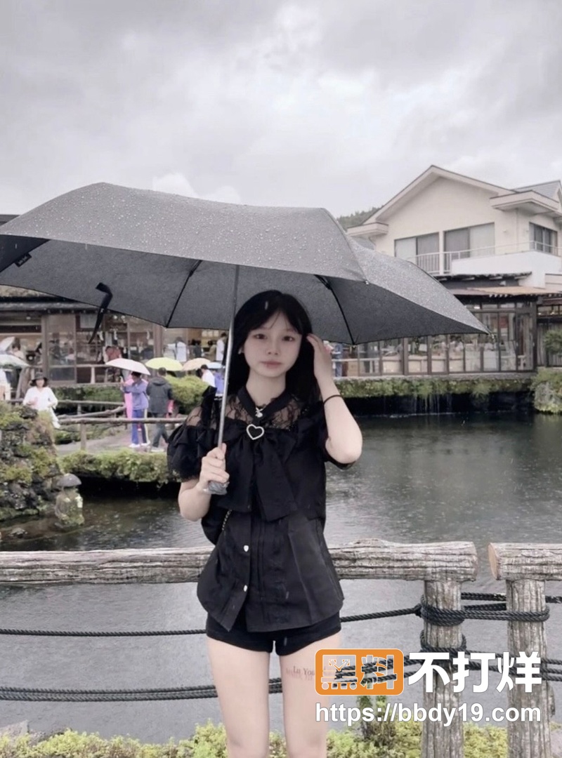 纹身小网美与男友自拍泄密1