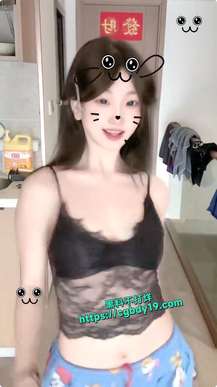 抖音苗条嫩妹，裸舞脸穴同框自慰3