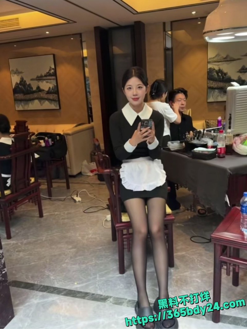 上海金融学院美女私拍泄密 3