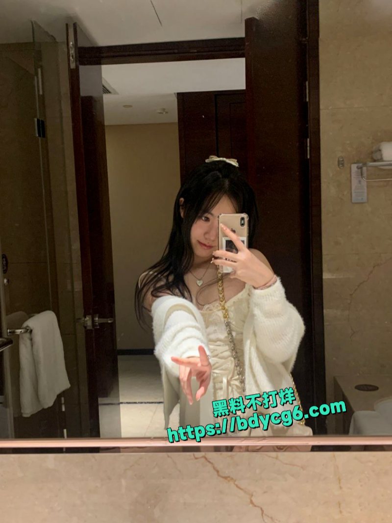 极品反差露脸女神推特网红爱健身撸铁母狗悲哀小狗完整版14.jpg
