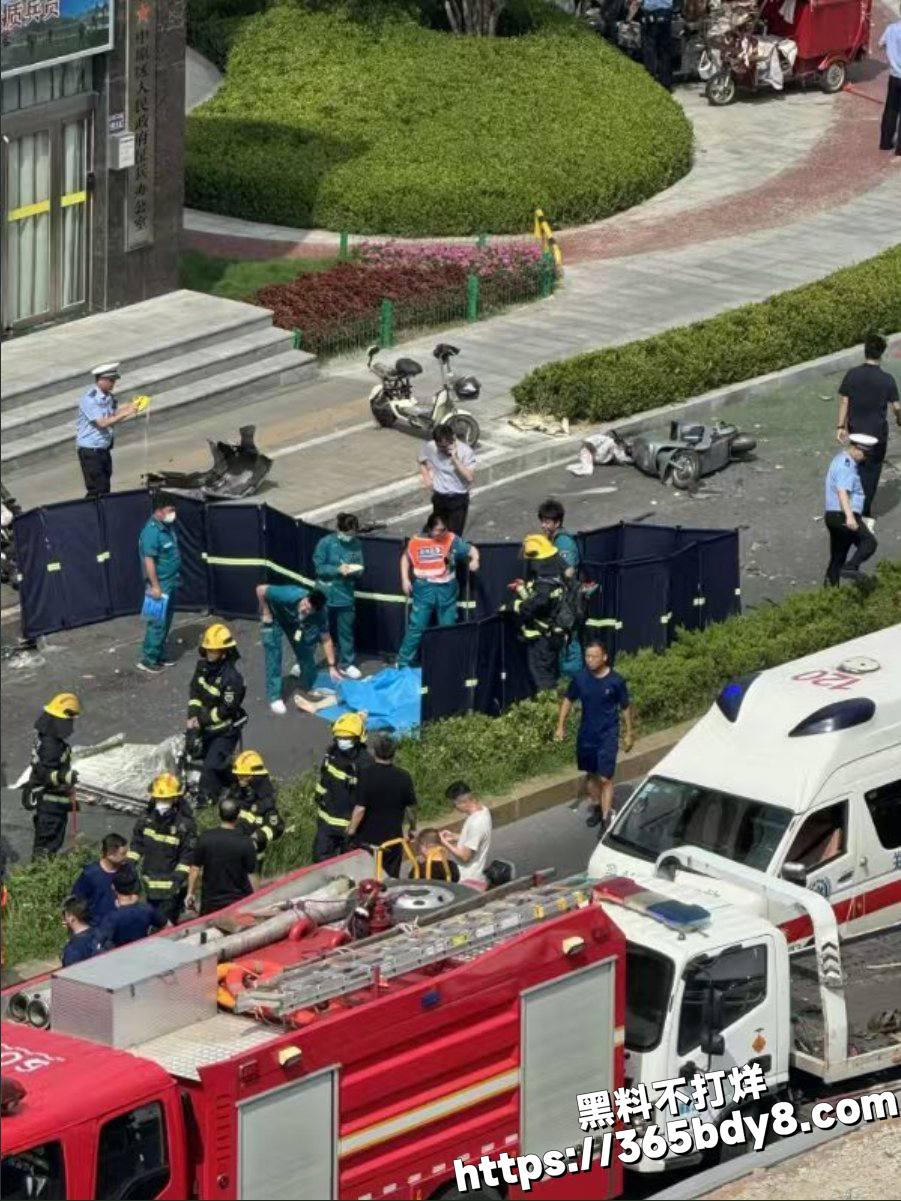 河南郑州车祸1