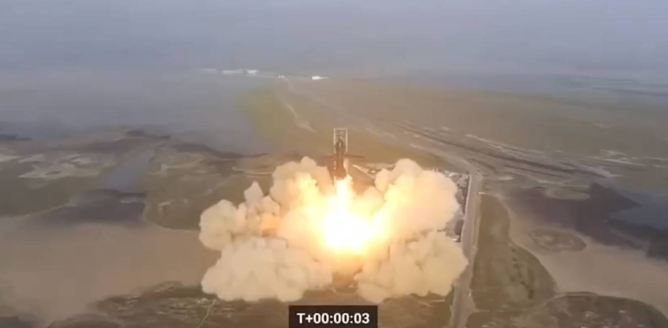 【新奇视频】马斯克星舰发射发生解体爆炸，人类殖民星球时代受挫。