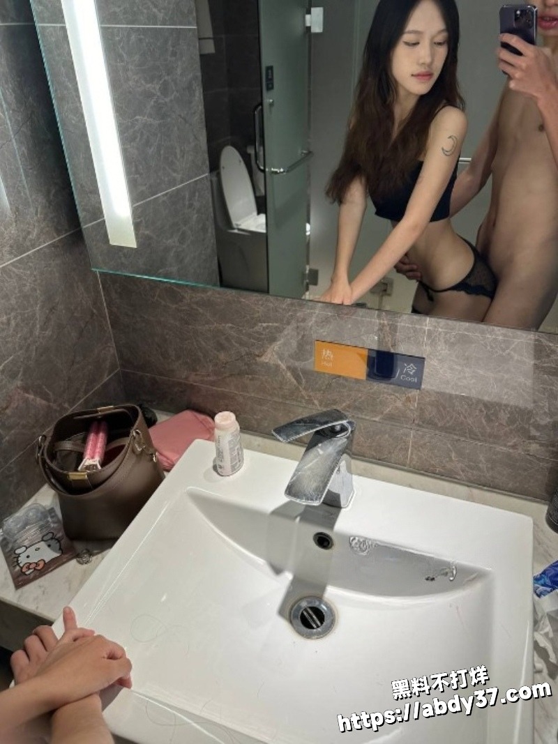 重庆校花徐雨婷下海被包养 5