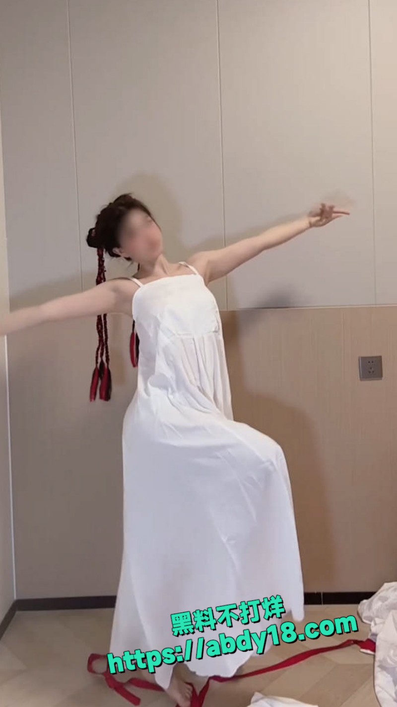 推特裸舞姬小乔以安 2