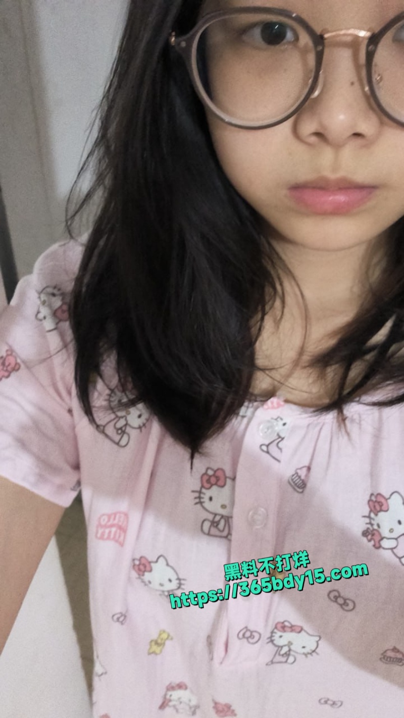 漂亮的眼镜学妹2