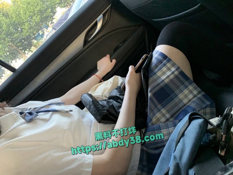 西铁院毕业生张婉11