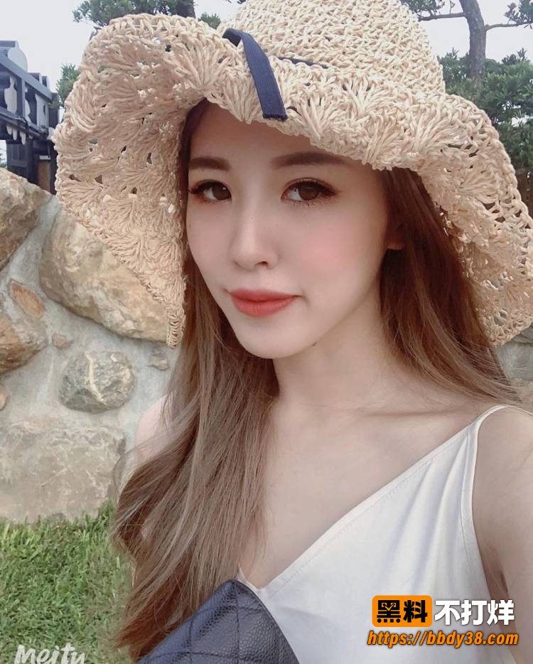 老师约炮女生照片5