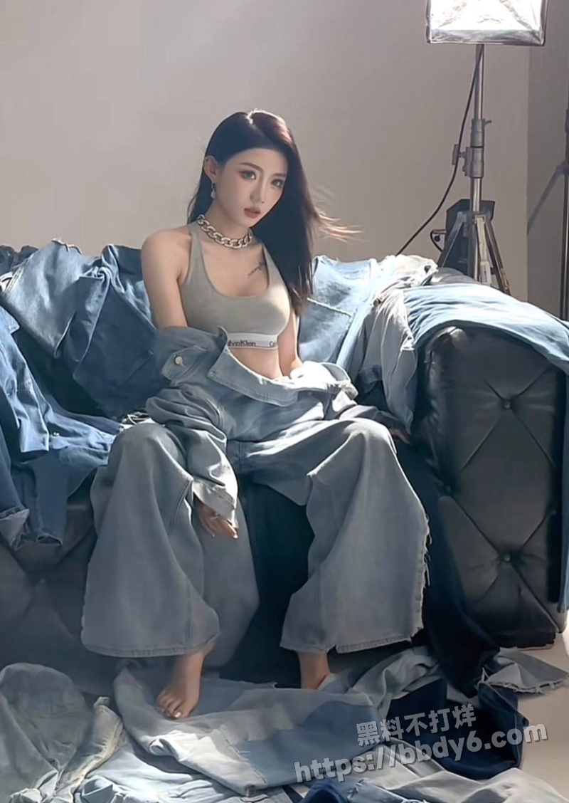 小伊伊19