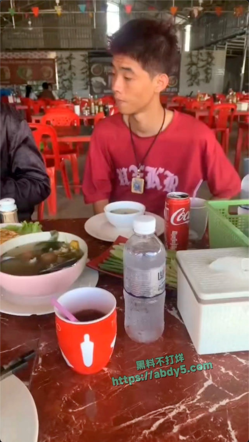 长沙田头小青年被骗缅北电诈园区坐电椅 10