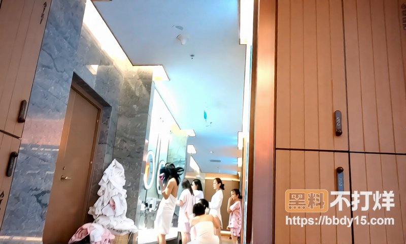 温泉会所偷拍9