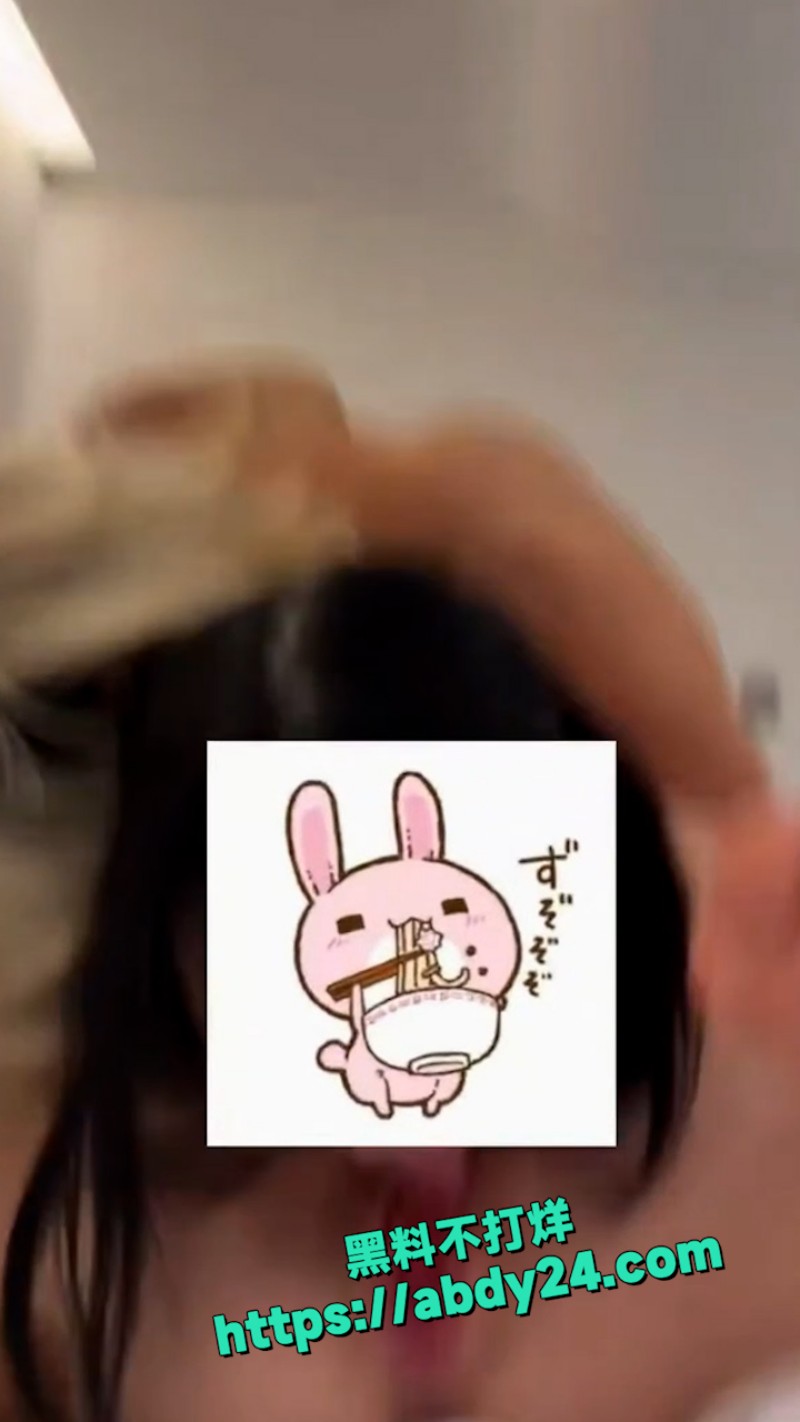 被黄毛小子抓着马尾辫爆操 6
