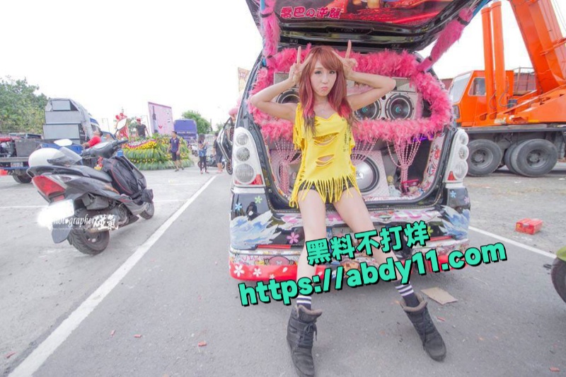 林娩妮脱衣骚舞视频 2