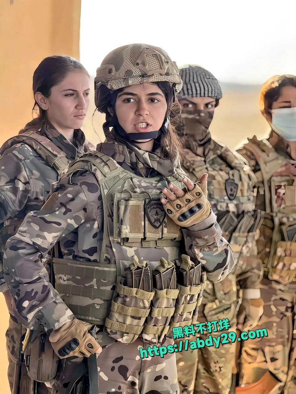 叙利亚ISIS士兵对库尔德女兵残忍处决 15