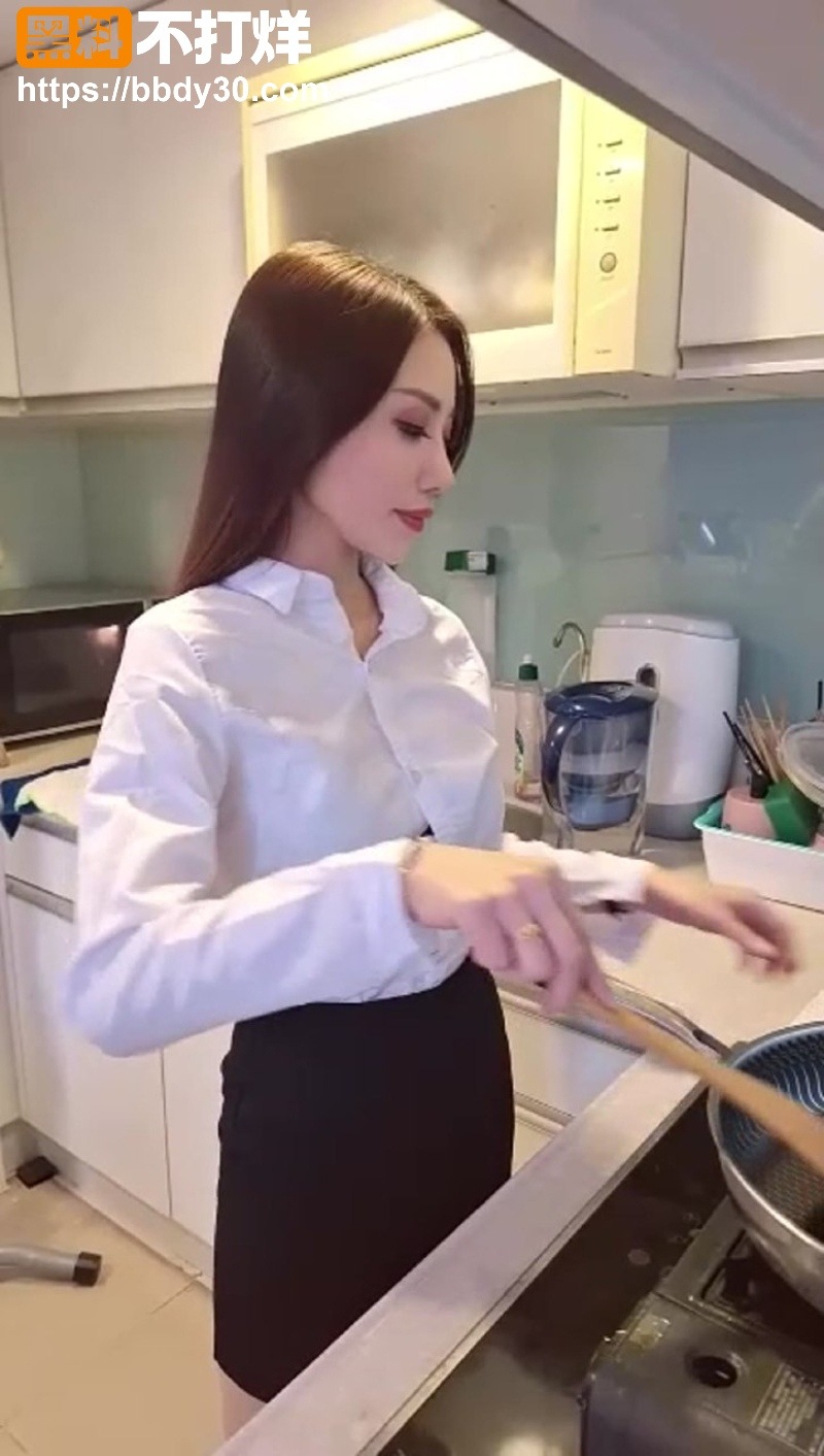 无套内射美女2