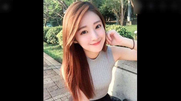 【原创首发】(70）我和妈妈，骚妈妈主动来找我，吩咐我⼀定要让她爽，我真尽⼒了