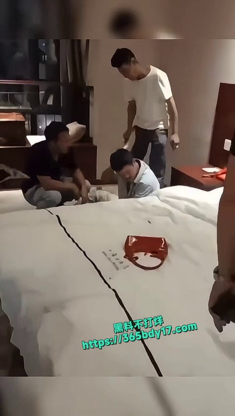 极品人妻出轨被捉现场年度抓奸大戏上映 1
