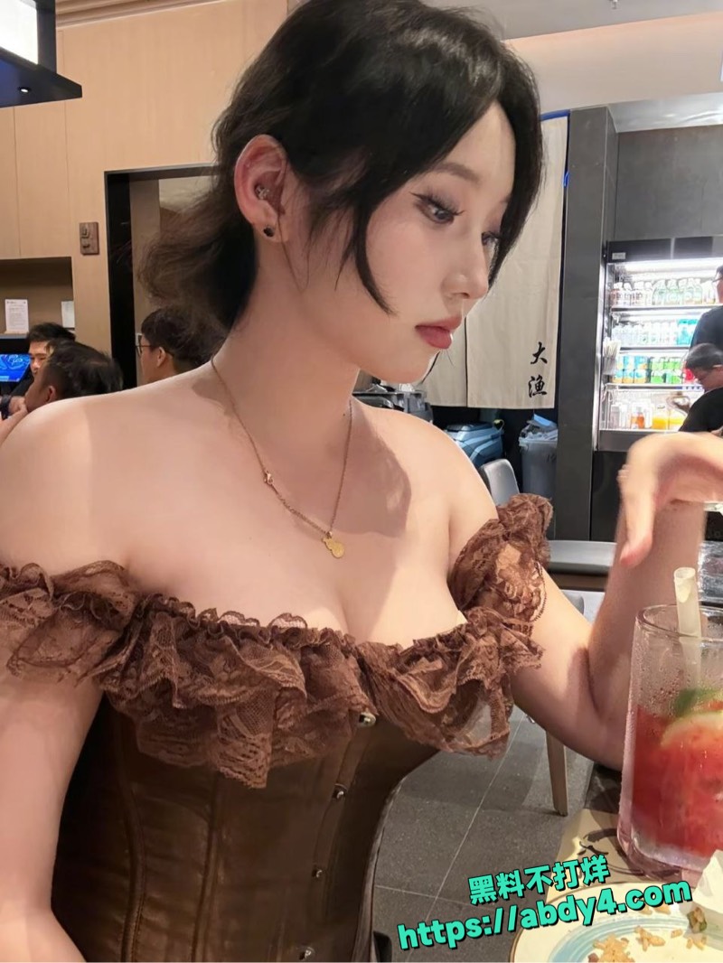 桂林冯诗瑶精神小妹私拍 4